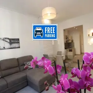 Exclusive Really Downtown - Free Private Parking Included! Genua